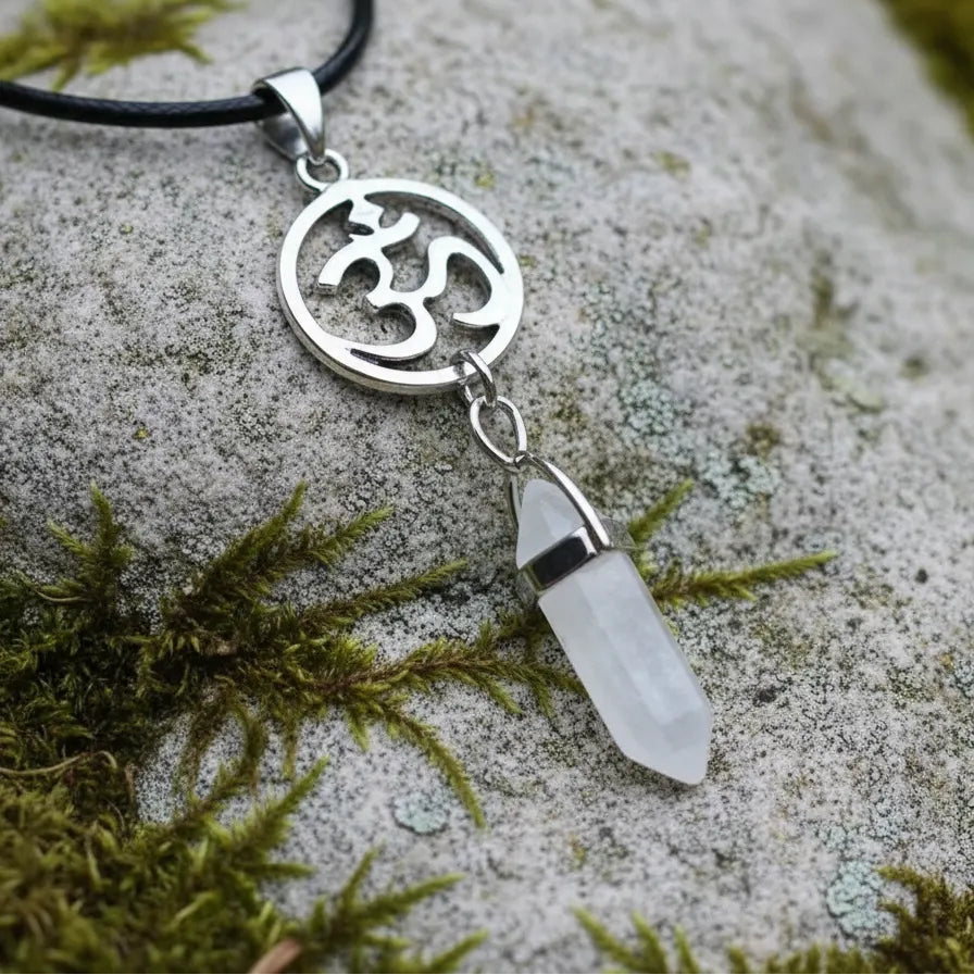 Colgante OM de Punta Cuarzo de Cristal