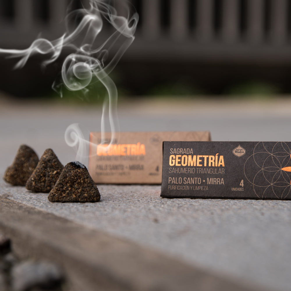 Sahumerio Triangular Palo Santo y Mirra