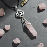 Colgante Nudo Celta de Punta Cuarzo Rosa