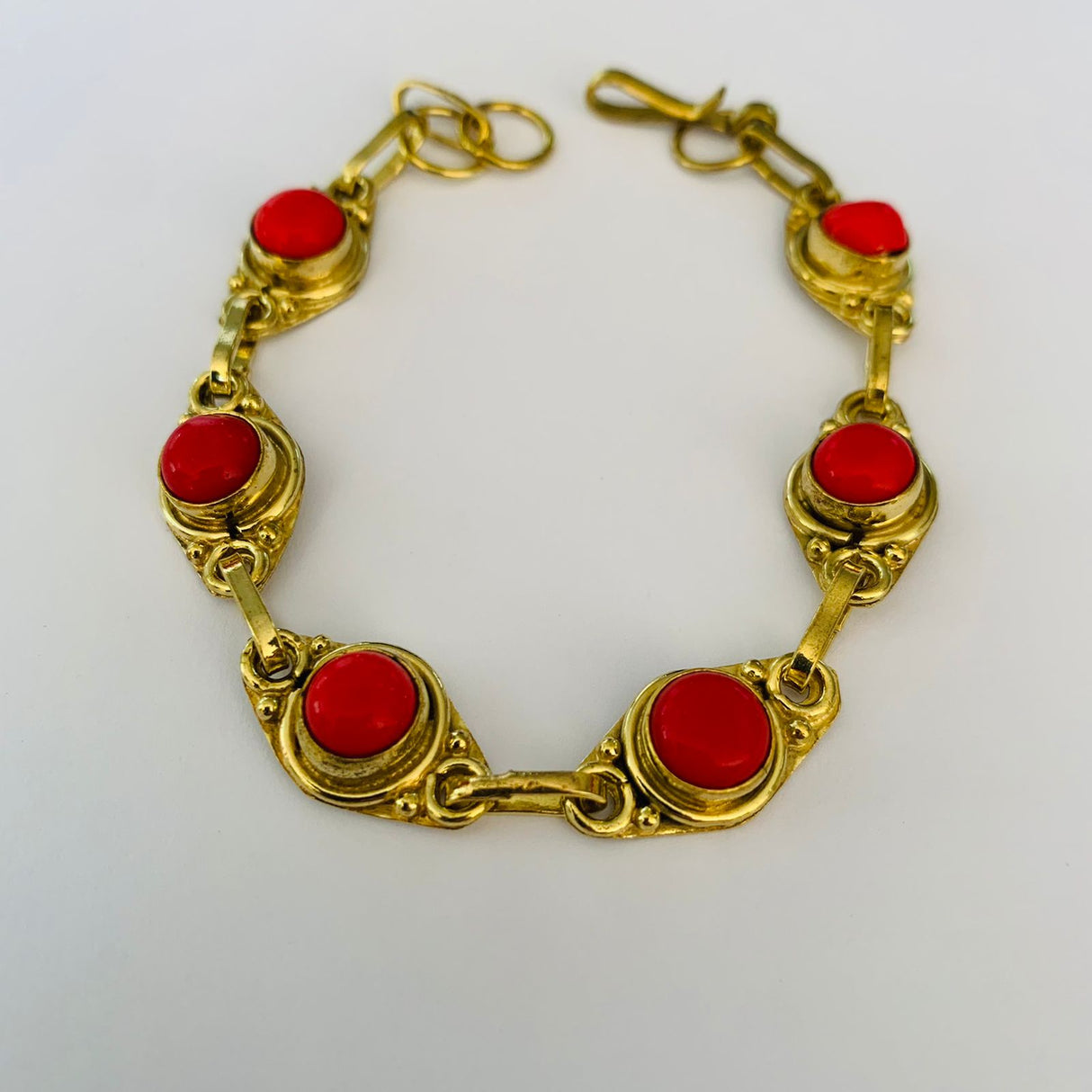 Pulsera Dorada Jolie Jaspe Rojo