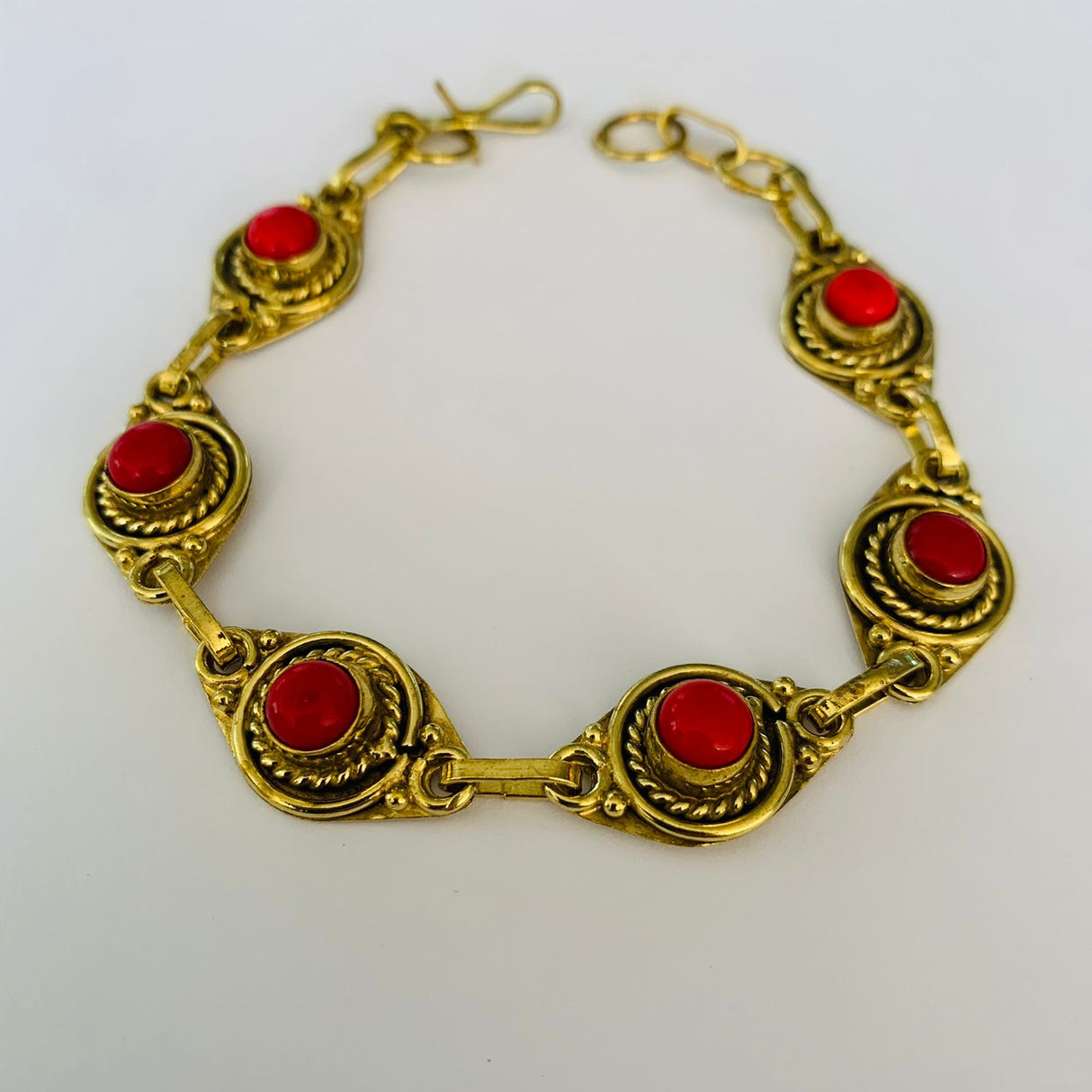 Pulsera Dorada Royal Jaspe Rojo