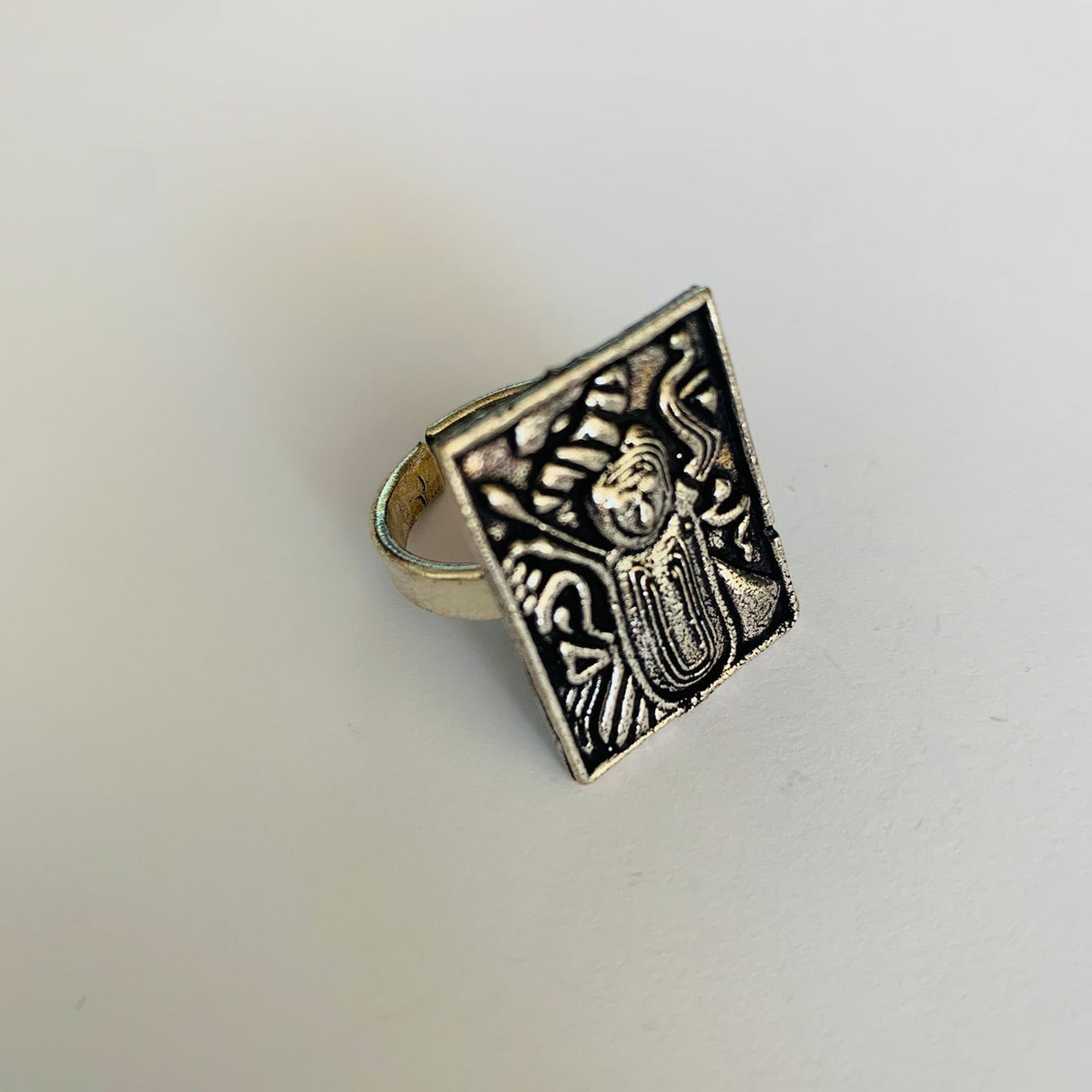 Anillo Design Tribal