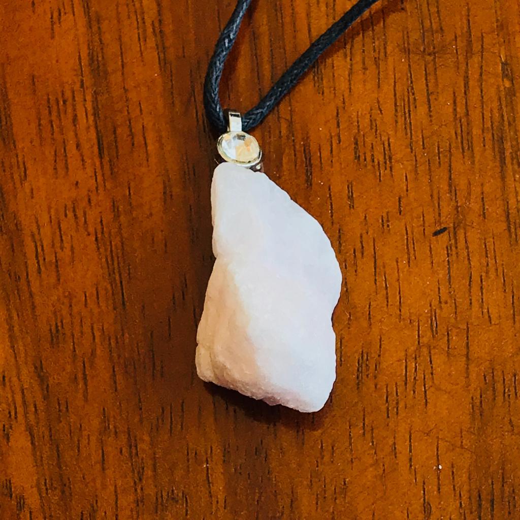 Colgante Piedra Aragonite Rosada con Brillo