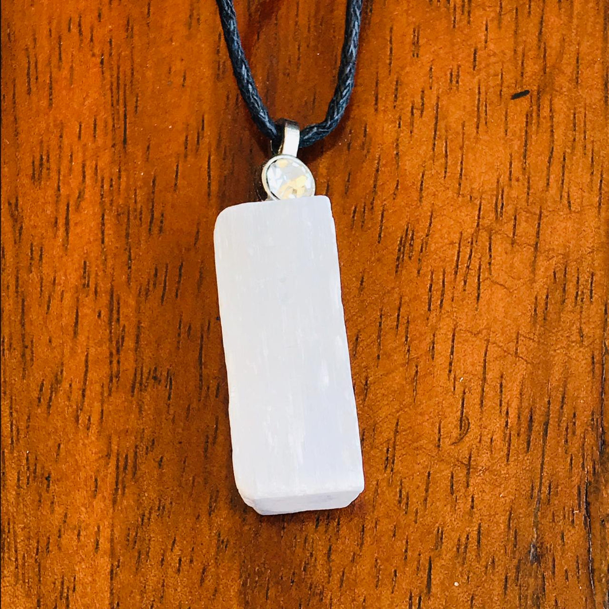 Colgante Piedra Selenita Cristal con Brillo