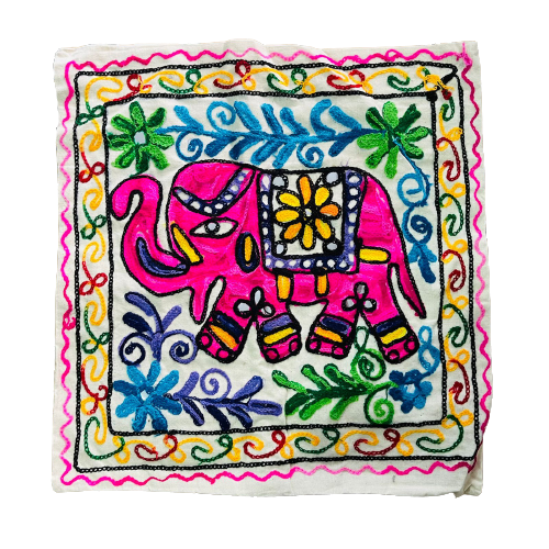 Funda de Cojín Bordado a mano - Elephant Pink - Light Blue