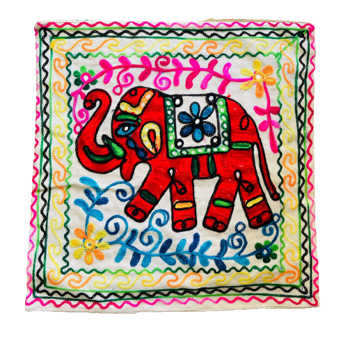 Funda de Cojín Bordado a mano - Elephant Red